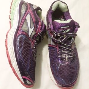 Brooks ravenna 5 left 9.5 right 10